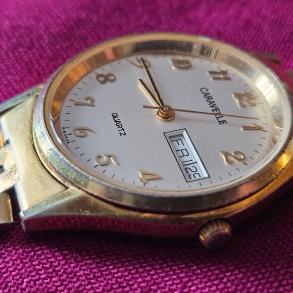 Vintage Caravelle by Bulova Quartz Watch – Gold Tone, Day-Date - Picture 11 of 15